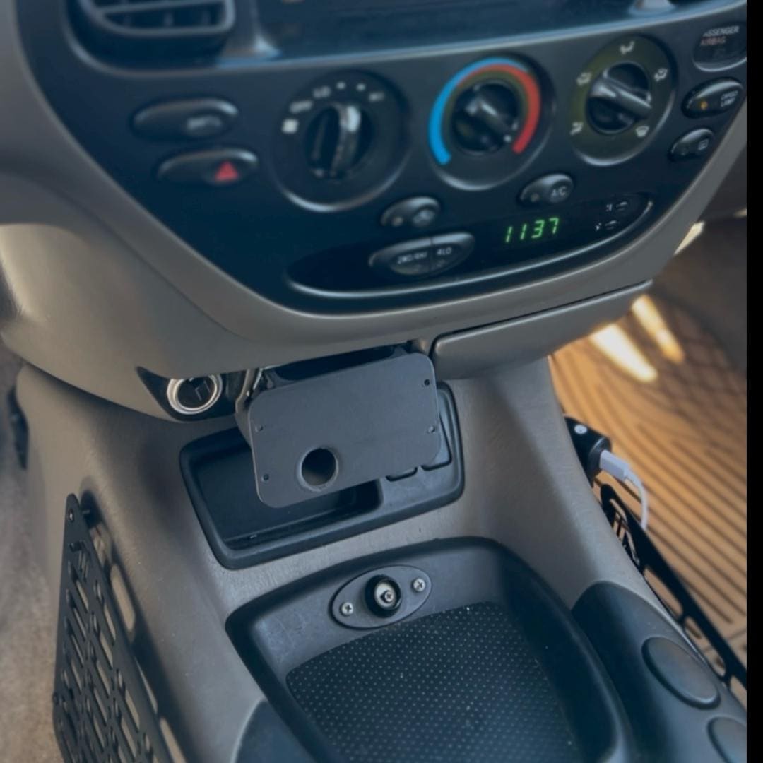 1st Gen Toyota Tundra & Sequoia Dash Ashtray Replacement – 8-Switch Auxbeam Mount